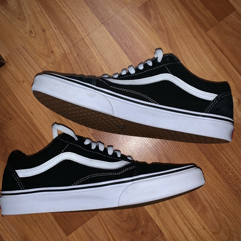 Black Vans old skool sneakers